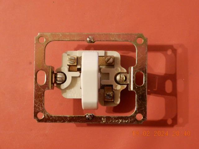 Interrupteur Simple Allumage Legrand Neuf - Blanc - Pour Rénovation Ou Installation électrique