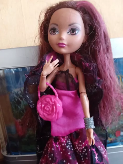 Poupée ever after high. Briar beauty. Legacy day