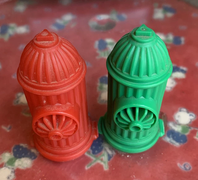 Set Of 2 1980s FLEER Fire Hydrant FIREPLUG Dog CANDY CONTAINERs Vintage Red/gr
