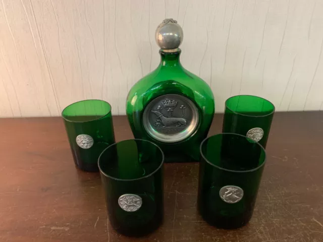 Lote 4 Vasos Y Un Jarra Con Escudo (Precio Del Siglo Lote )