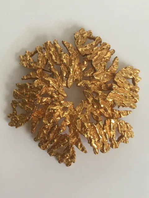 VTG Celebrity Brass Gold Tone Pin Back Brooch Brutalist Art Flower Star