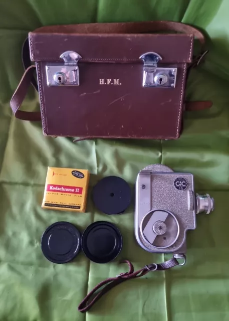 GIC 16mm movie camera with Som Berthiot Cinor B 1.9/25mm lens With Case And Film