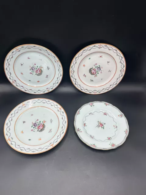 Ensemble de 4 assiettes, porcelaine famille rose, Chine, XVIIIe s, décor fleurs.