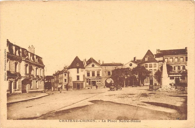 Cpa 58 Chateau Chinon La Place Notre Dame