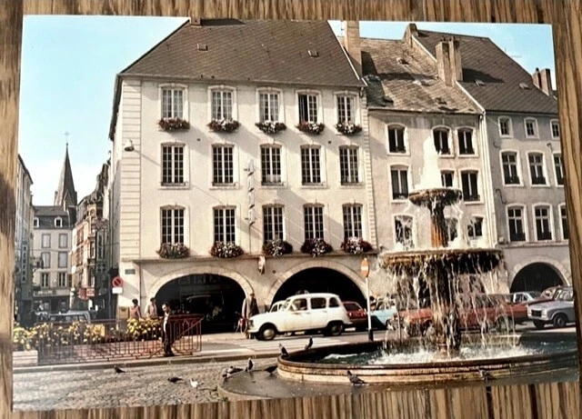 CPA 57 THIONVILLE Place du Marché - Arcades Magasin Marx DIEDENHOFEN Ed. Europ