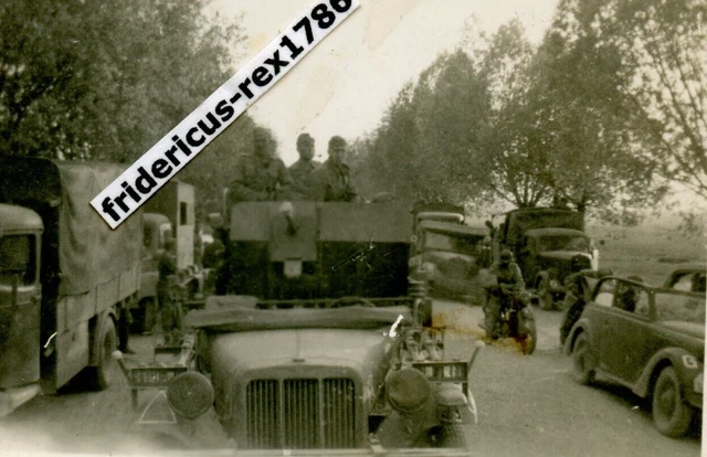 A3 FOTO 23 Panzer Div Heeres Flak Abt. Sd.Kfz. 10/4 mit 2cm Flak