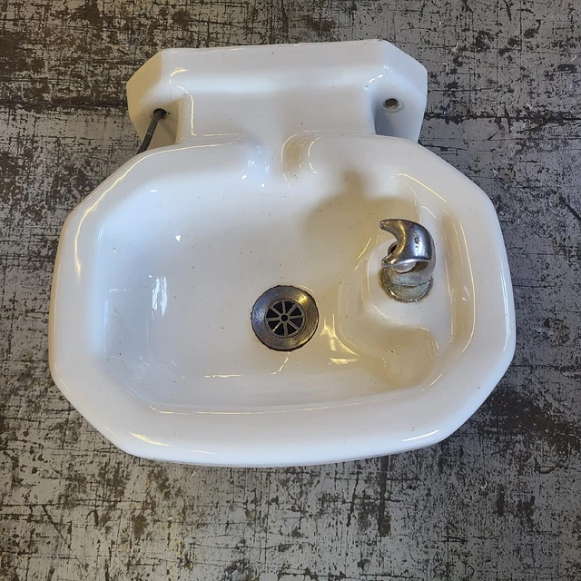 Vintage Kohler White Porcelain Wall Mount Water Fountain