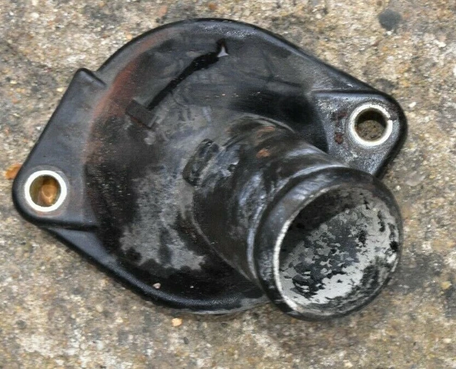 Flangia liquido di raffreddamento (copertura alloggiamento termostato refrigerante motore) per Ni UK602049-73