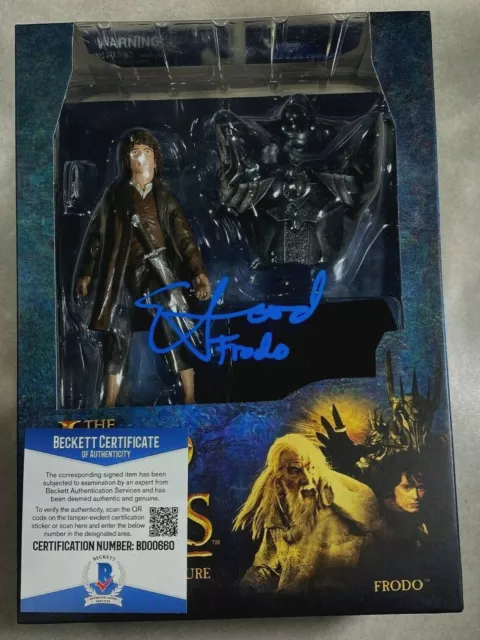 Lord Of The Rings  ELIJAH WOOD  Signed "Frodo"  Action Figure  BECKETT