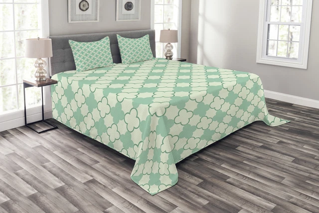 Victorian Quilted Bedspread & Pillow Shams Set, Floral Motif Feminine Print
