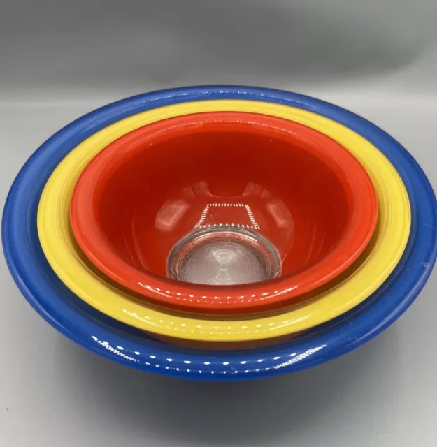 Vintage PYREX in PRIMARY COLORS Mixing Nesting Bowls - SET of 3