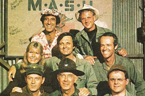 Mash Large Fridge Magnet - Tv Classic!  M*A*S*H