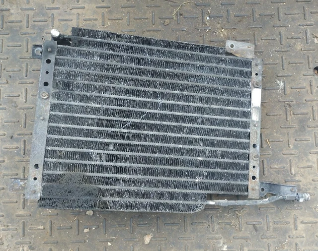 Assemblaggio condensatore parte originale Nissan OEM 92110-37B00