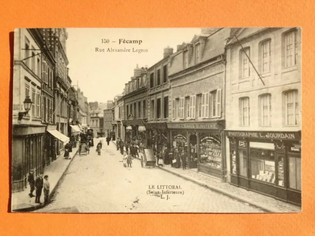 Carte Postale FÉCAMP Seine Maritime RUE ALEXANDRE LEGROS Horlogerie C. REMAUD