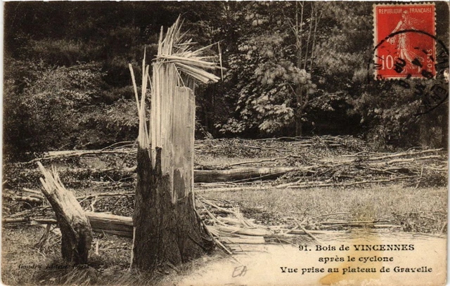 CPA Bois de VINCENNES - after the cyclone - view taken at the track of (519790)