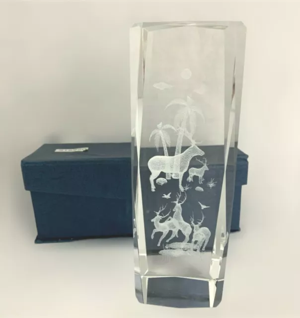 Paperweight 3D Laser Etched Hologram Buck Deer Beveled Solid Clear Glass 6"