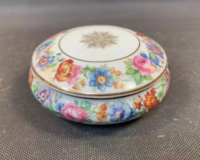 Ancienne bonbonnière boite en porcelaine de Limoges décor de fleurs vintage