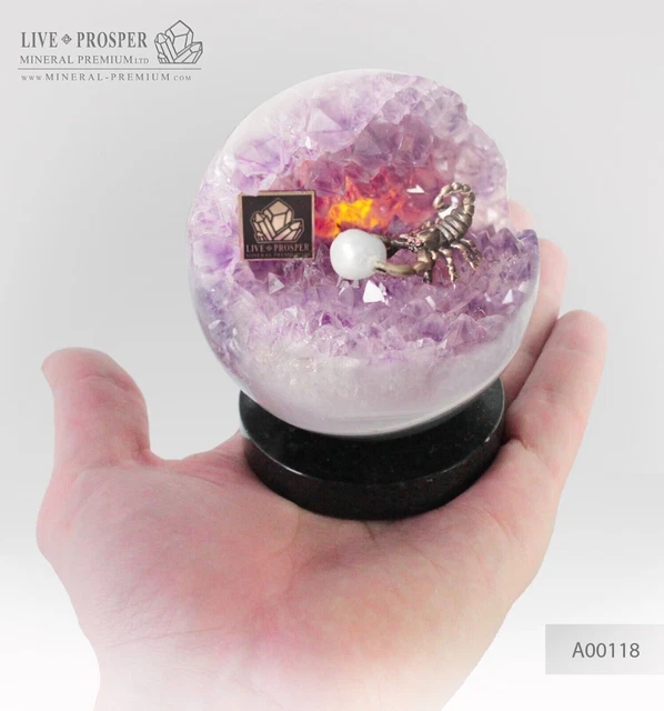 Wohndeko im Fabergé-Stil Bronzeskorpion auf Amethyst mit Perle und Swarovski