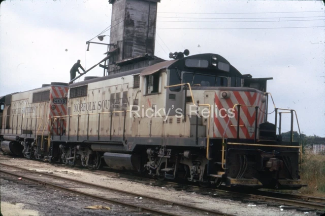 Duplicate Slide NS(Old) #1 EMD GP-18 Norfolk Southern S. Norfolk VA 1970