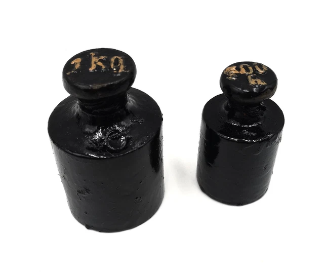 2x Gewichte Waage 1 kg + 0,5kg altes Gewicht Vintage Antik schwarz lackiert