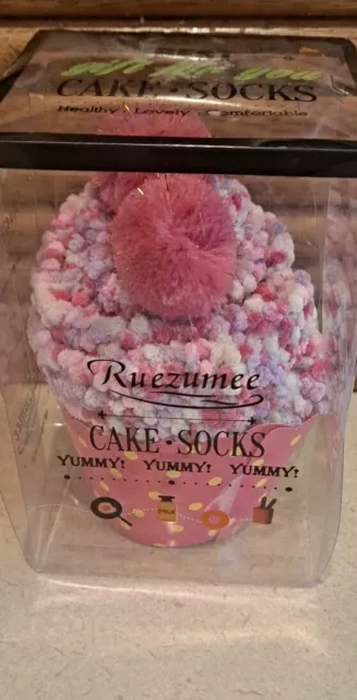 Ruezumee Cake Socks NIB