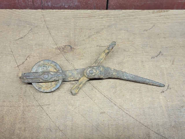 Old Rusty Primitive Farming Corn Grain Harvest Shock Tie Cast-Iron Farm Vintage