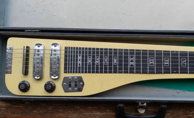 Guyatone HG-92 Lap Steel.Made in Japan with hard case & USA Made tone bar. 1960s