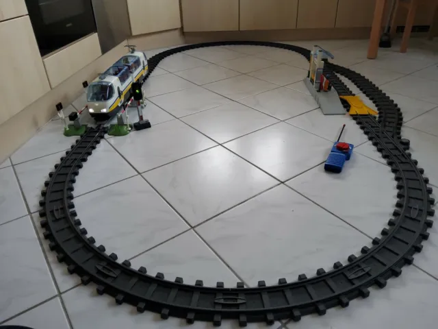 Playmobil 4011 RCE Eisenbahn Set mit Schienen und viel Zubehör