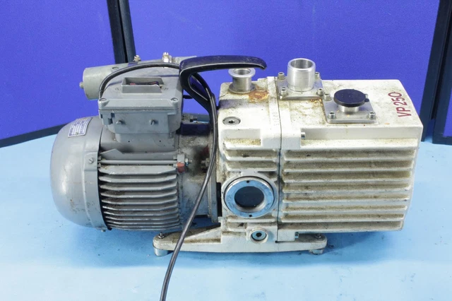 Leybold Trivac Vacuum Pump D16A