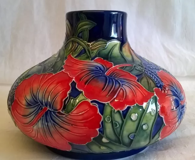 OLD TUPTON WARE RED HIBISCUS PATTERN 16cm DIAMETER SQUAT VASE 1582