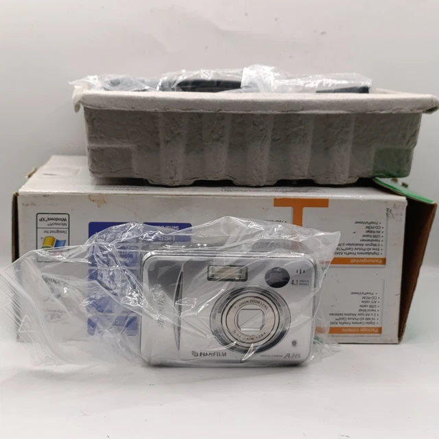 Appareil Photo Fujifilm Finepix J15fd - 8.2 MP - Compact Noir - Fonctionne, Pas De Chargeur