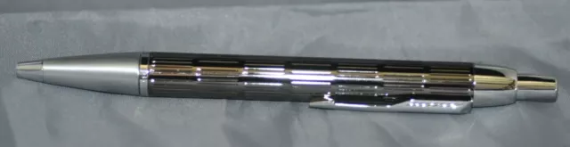 Parker IM Premium Twin Chiselled Gunmetal & Chrome Click Ballpoint Pen S0908610 2