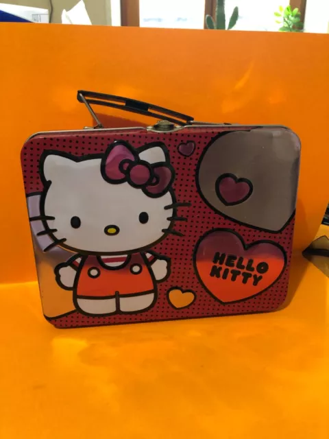 Maison valise Hello Kitty, ses accessoires et personnages - Label Emmaüs