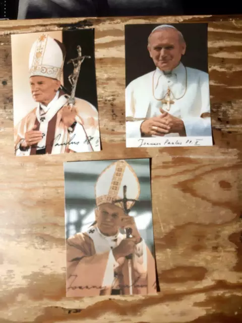 Konvolut von 3 Autogrammkarten vom Papst Johannes Paulus II