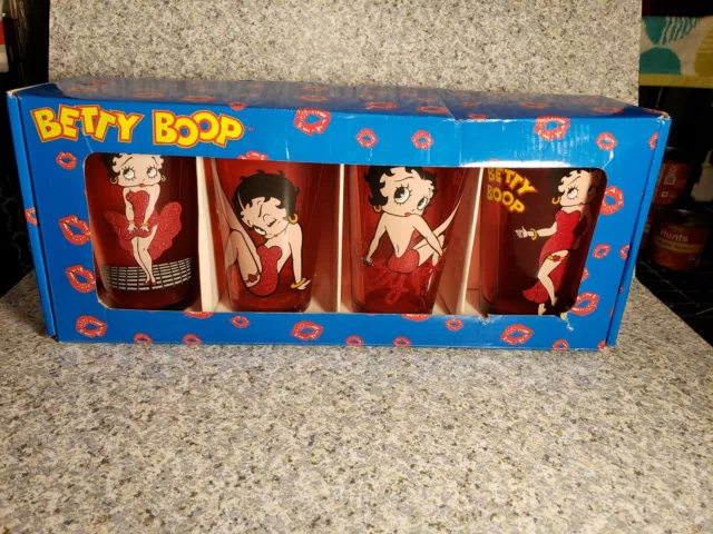 Betty Boop red Pint Glasses set of 4