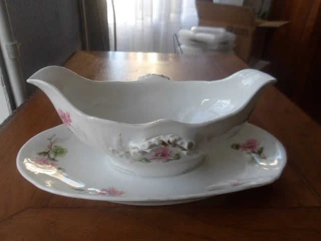 SAUCIÈRE EN PORCELAINE dure de Vierzon , HACHE & PÉPIN LEHALLEUR , fin