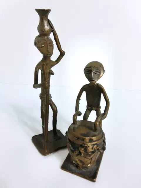 alte Bronze Figuren aus Afrika Benin Trommler mit Frau