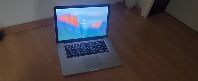 Macbook Pro (15 Zoll, Late 2011) Core i7 2,20 GHz, 8Gb Ram, 750 Gb Hdd