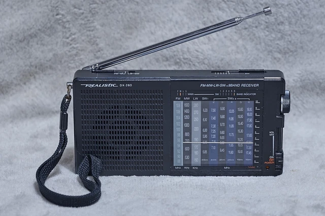 VINTAGE REALISTIC DX-260 Fm/Am/Sw 9-Band World Receiver Transistor ...