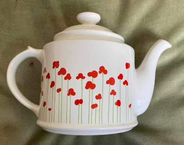 Wade Poppy Design Teapot. 1984. [1]