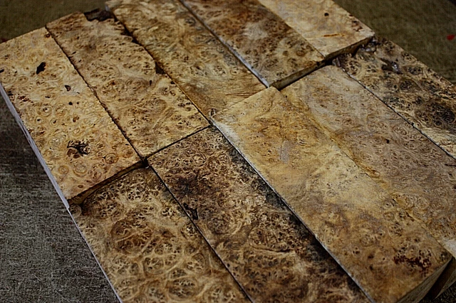 Cuchillo AMBYNA BURL mango escala espacios en blanco husillo giratorio 150-160 x 50 x 50 mm