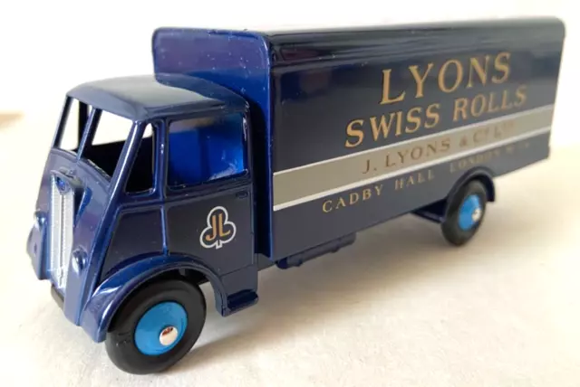 Atlas Editions Dinky Toys Guy Van "Lyons"