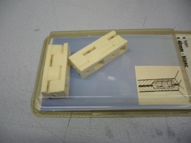 charnière universelle  2 pièces nylon blanc 40 mm