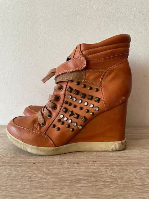 Claudia ghizzani deals chelsea boots