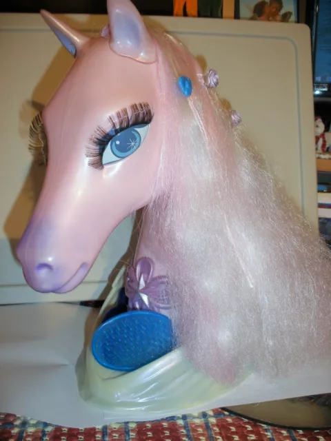 tete de cheval barbie a coiffer avec accesoires