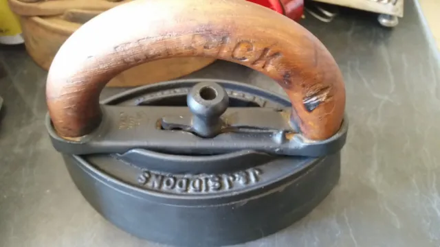 vintage j & j siddons potts flat iron