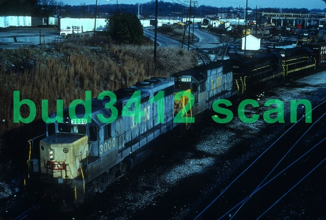 L&N Louisville & Nashville GP40 #3000 at ?? DUPLICATE ACTION Slide!