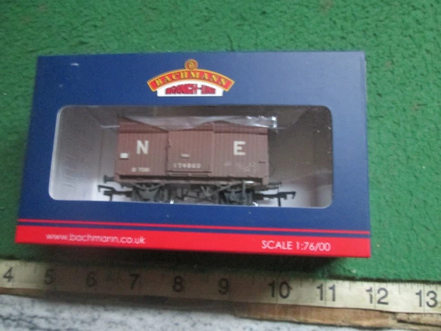 BACHMANN 10 TON Fish Van Lner Bauxite Weathered (Oo-Gauge) Boxed Lot ...