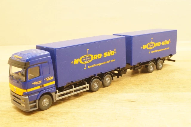 Produktbild von 1:87 Wiking 53803 Koffer Sattelzug MB Actros W54