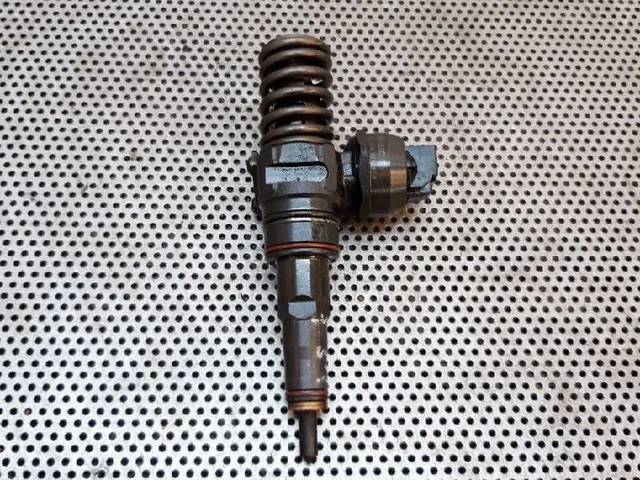 Injecteur FAP Volkswagen Passat 1.9 TDI 130 (AWX) 2004 – Pièce D'occasion 038130073BA